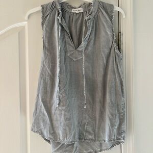 Bella Dahl Frayed Sleeveless Blouse in Soft Gray
